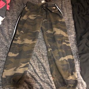 Pink camo pants size medium gently worn